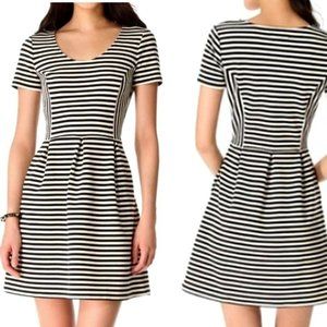 Madewell Bistro Dress Fit & Flare Womens 2 Knit Black White Striped Short Sleeve